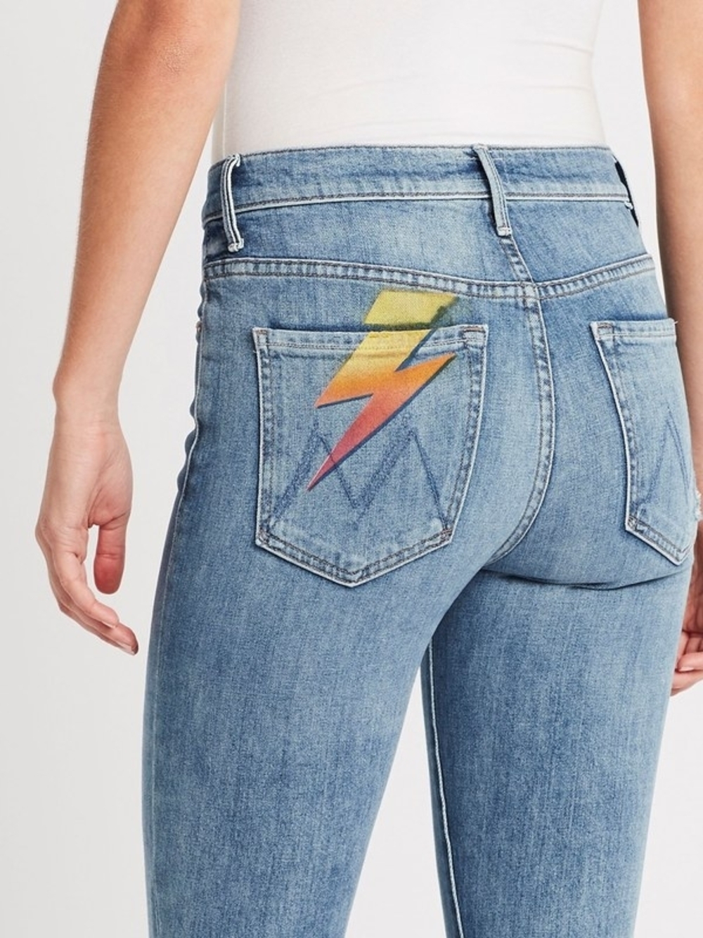 MOTHER Lightning Bolt Stunner Ankle Step Fray Jean in Helter Skelter Sz 25